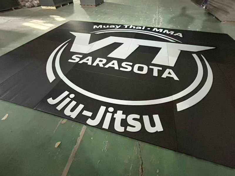 ¿Por qué los propietarios de gimnasios inteligentes están abandonando los tapetes en blanco por una marca personalizada?